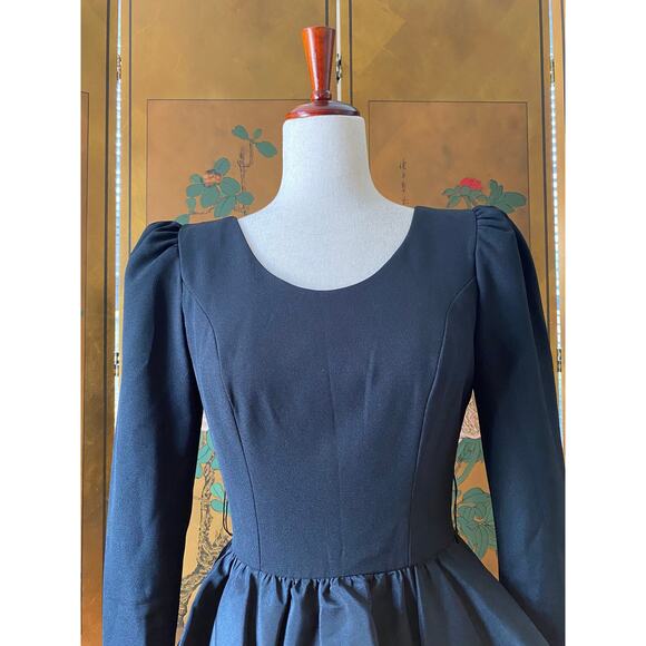 Vintage peplum dress in black by Huey Waltzer for Darcy, size M - Picture 2 of 8
